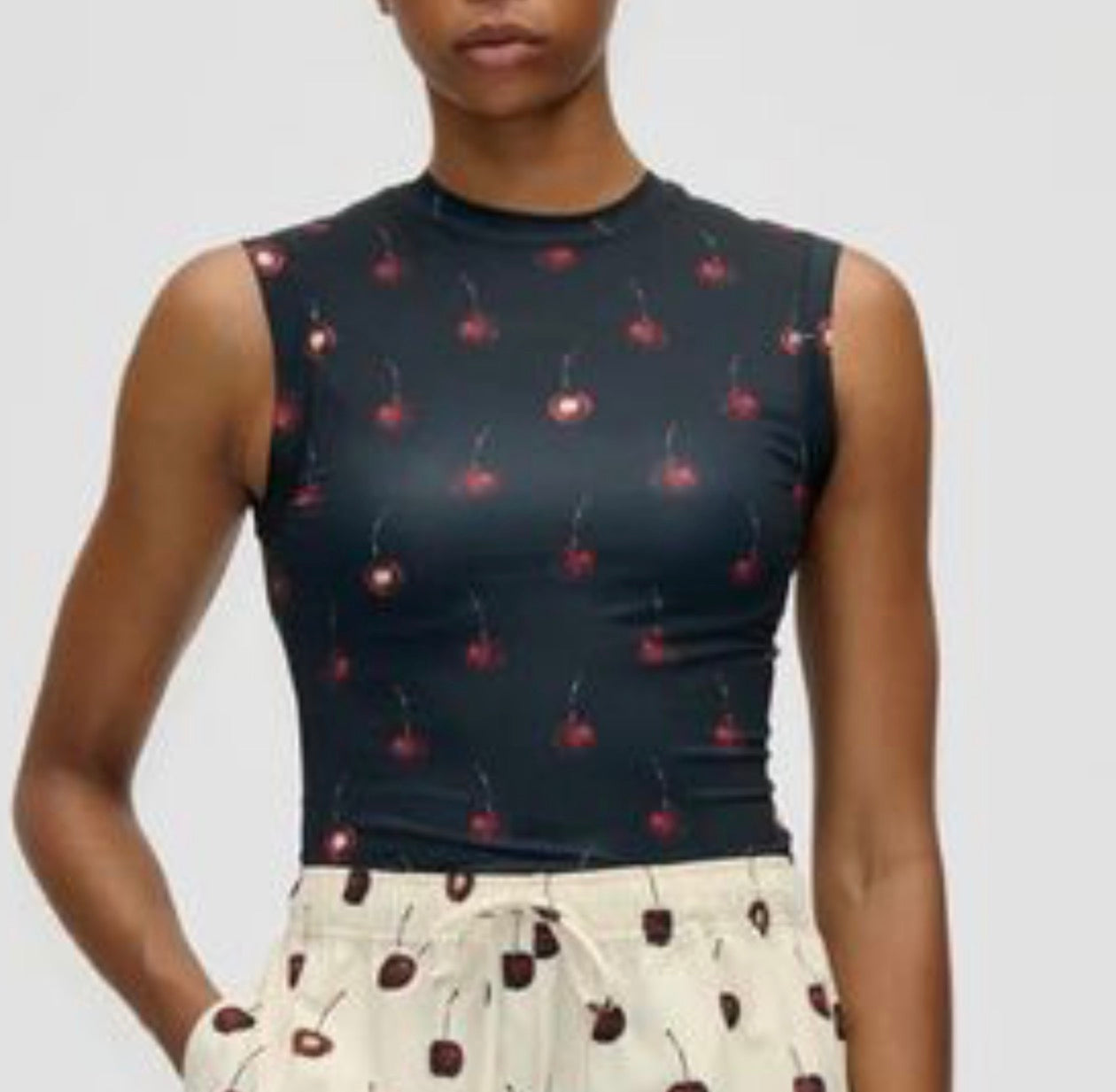 Elastic Tank Crewneck Top
