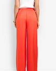 Tavia Pant